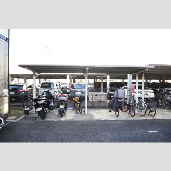 グリーンパーク笹目 駐輪場