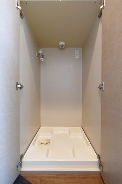 ルーブル中目黒 室内洗濯機置場