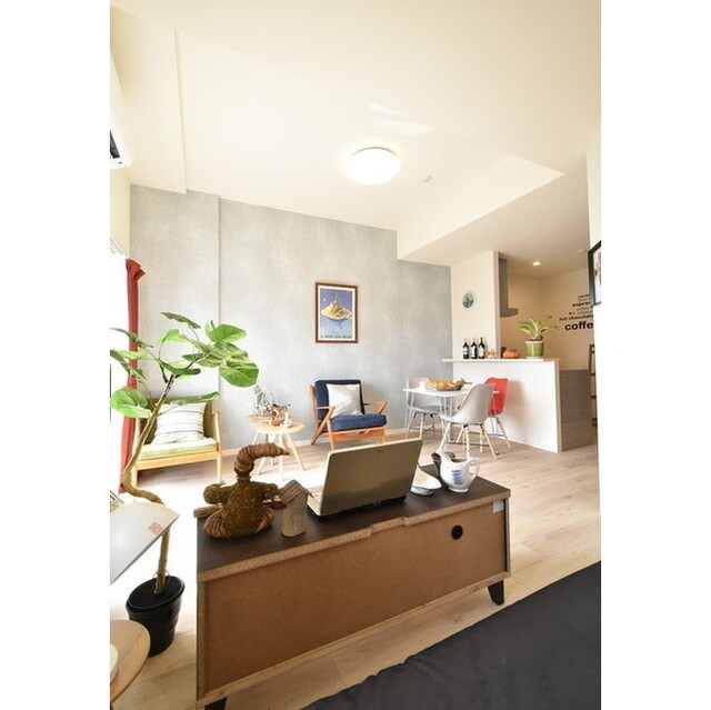 CRESCENT COURT 内観